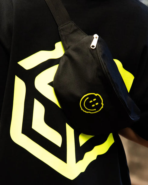 Distorted Smile Neon Hip Bag mit Flockdruck für Raver in schwarz